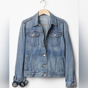 GAP Lightly Distressed Classic Denim Jacket